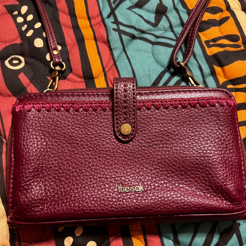 The Sak Iris Smartphone crossbody leather purse.